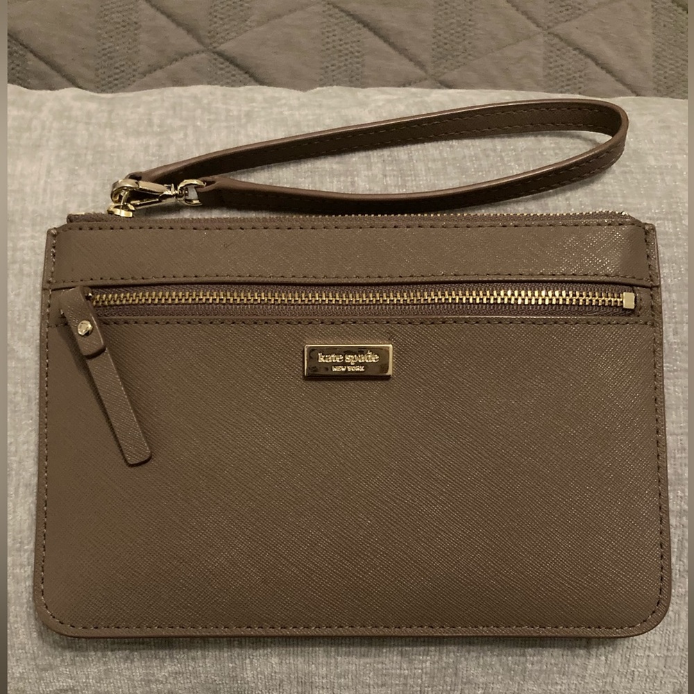 Kate Spade ♠️ Wristlet